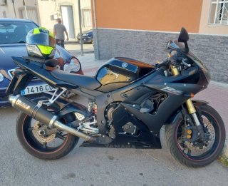 Yamaha R6 Negra
