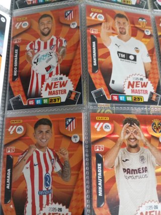 LOTE de 300 cards diferentes Adrenalyn 25/26