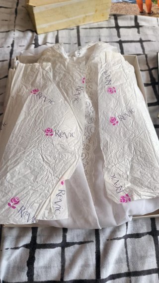 Conjunto camisón y bata encaje