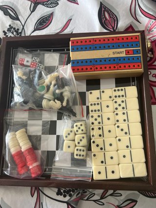 Maletín de juegos: Ajedrez, Domino, Dados