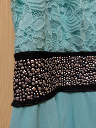 Vestido turquesa con pedrería