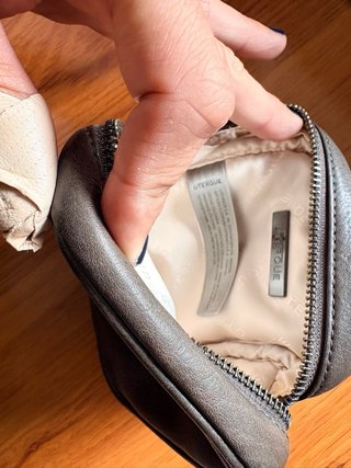 Bolso de mano Uterqüe piel marrón