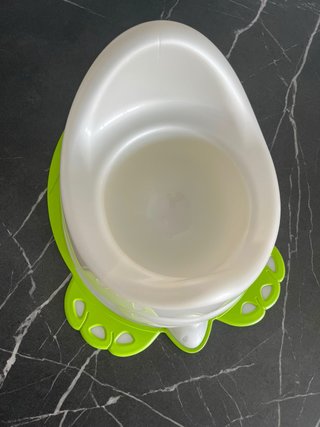 Orinal infantil rana verde para estrenar.