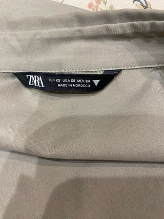 Chaqueta corta Zara verde militar cremallera