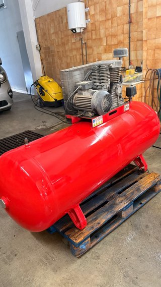 Compresor 7.5 CV 500L Rojo