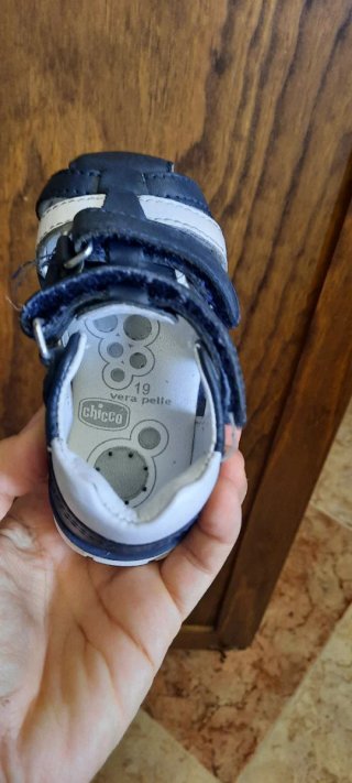 Sandalias piel bebé Chicco