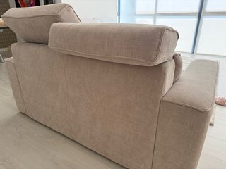 Sofá tela beige. SIN ESTRENAR