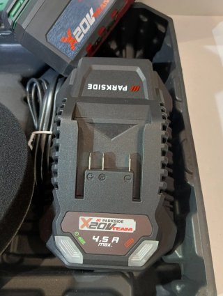 Pulidora Enceradora Parkside 20V + Batería 4Ah