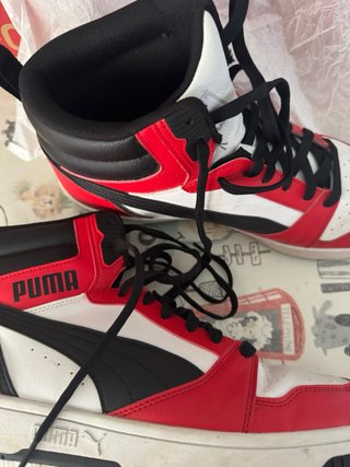 Botas Puma T44 Rojas y Blancas