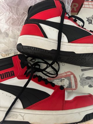 Botas Puma T44 Rojas y Blancas