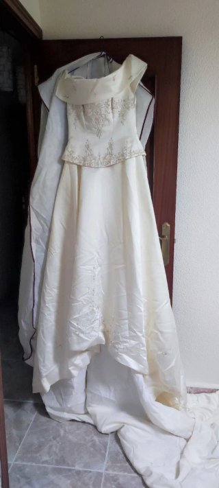 Vestido de Novia Blanco y Dorado