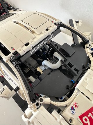 Porsche 911 RSR LEGO Technic