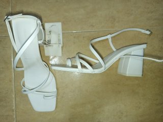 Sandalias Pull&Bear blancas