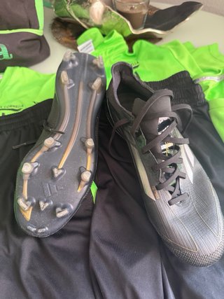 Equipación EU Cornella (talla S) + Botas F50