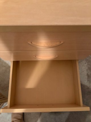Cajonera de madera clara