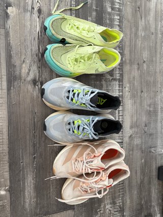 Lote Zapatillas Running Nike y Adidas y regalo