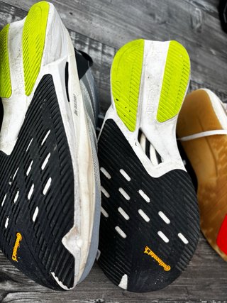 Lote Zapatillas Running Nike y Adidas y regalo