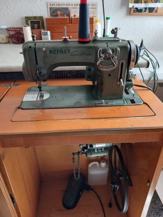 Máquina de coser Refrey y remalladora