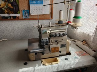 Máquina de coser Refrey y remalladora