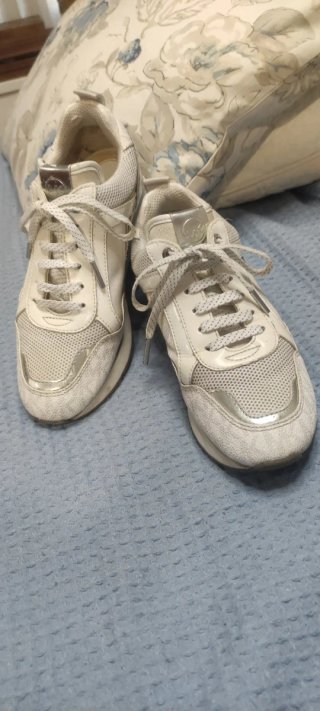 Deportivas Michael Kors Blancas y Plateadas