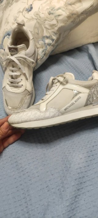 Deportivas Michael Kors Blancas y Plateadas