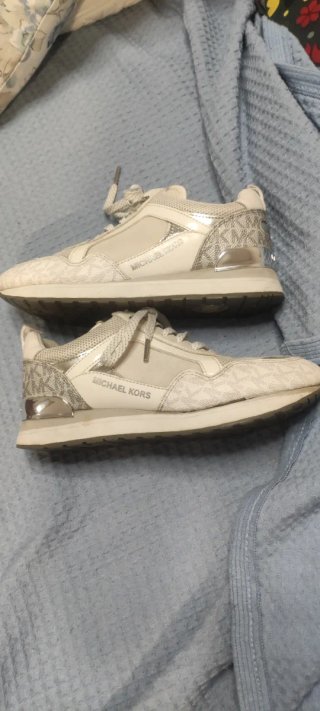 Deportivas Michael Kors Blancas y Plateadas