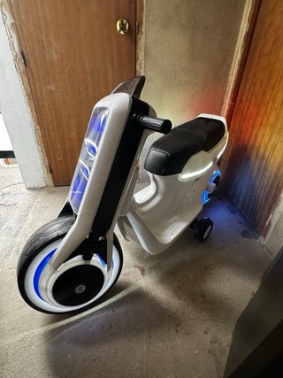 Moto Eléctrica Infantil Blanca