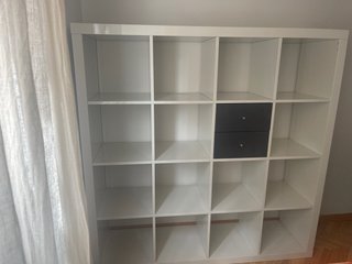 Estantería IKEA blanca 4x4 con cajones