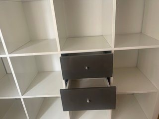 Estantería IKEA blanca 4x4 con cajones