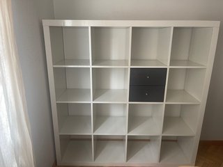 Estantería IKEA blanca 4x4 con cajones
