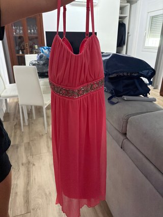 Vestido rosa con detalles brillantes
