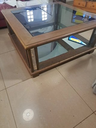 Mesa de centro de metal y cristal