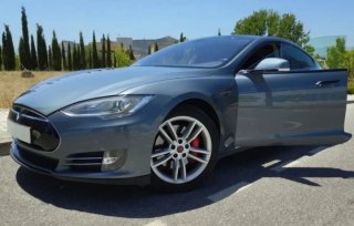 Tesla Model S 2014