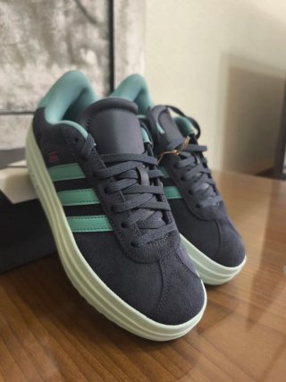 Zapatillas Adidas VL COURT BOLD J grises y turques