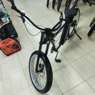 Bici eléctrica moderna estilo clásico