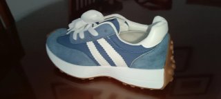 Zapatillas Adidas paseo azul y blanco