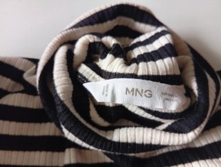 Jersey cuello vuelto rayas blanco y negro