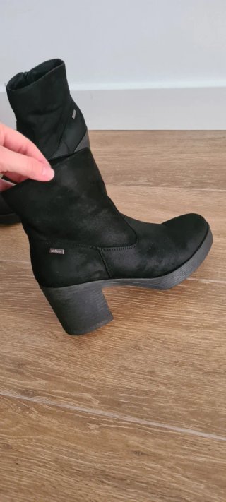 Botines Mustang Ante Negro. Talla 37