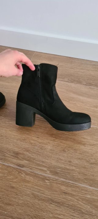Botines Mustang Ante Negro. Talla 37