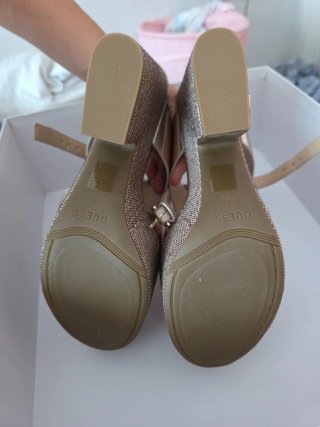 Tacones Guess Dorados Plataforma