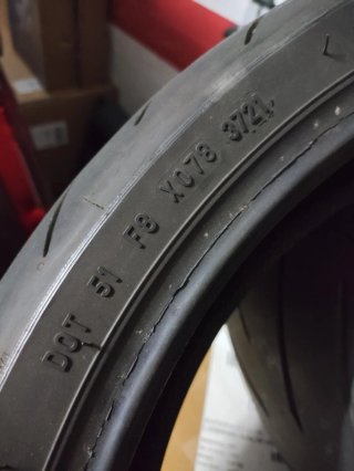Pirelli Diablo Rosso III neumático delantero moto.