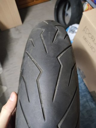 Pirelli Diablo Rosso III neumático delantero moto.