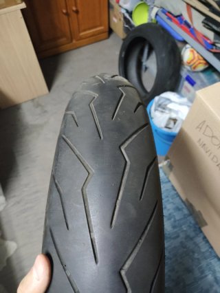 Pirelli Diablo Rosso III neumático delantero moto.