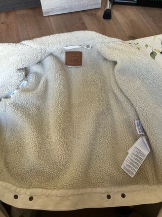 Cazadora vaquera Levi's blanca con borreguito