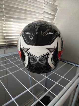 Casco de moto MDS con diseño talla L