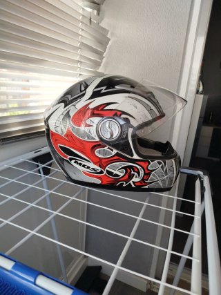 Casco de moto MDS con diseño talla L