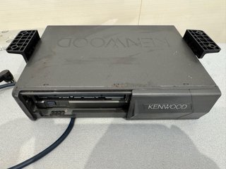 Radio CD Kenwood KDC-W3537 y cargador CDs KDC-C469