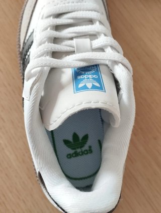 Adidas Samba Blancas y Negras.