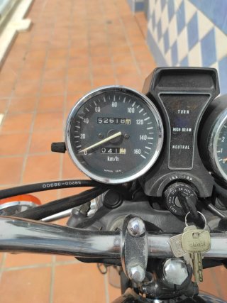 Suzuki GN250 negra