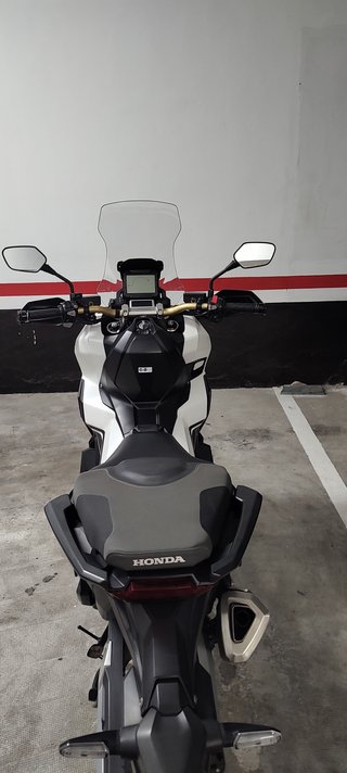 Honda X-ADV Maxi Scooter 750 cc. Automática